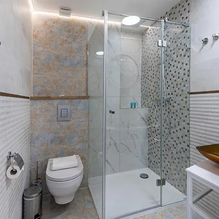 Lapwing Aparthotel 3*